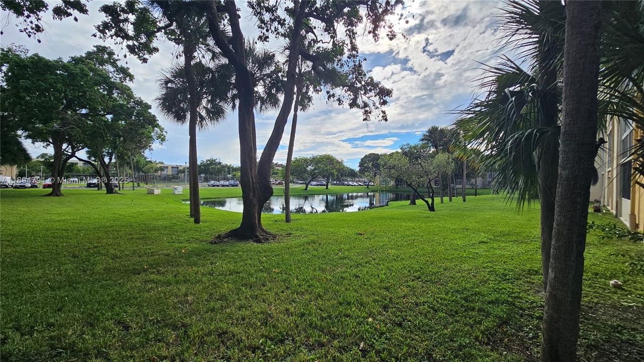 Active With Contract: $92,500 (1 beds, 1 baths, 721 Square Feet)