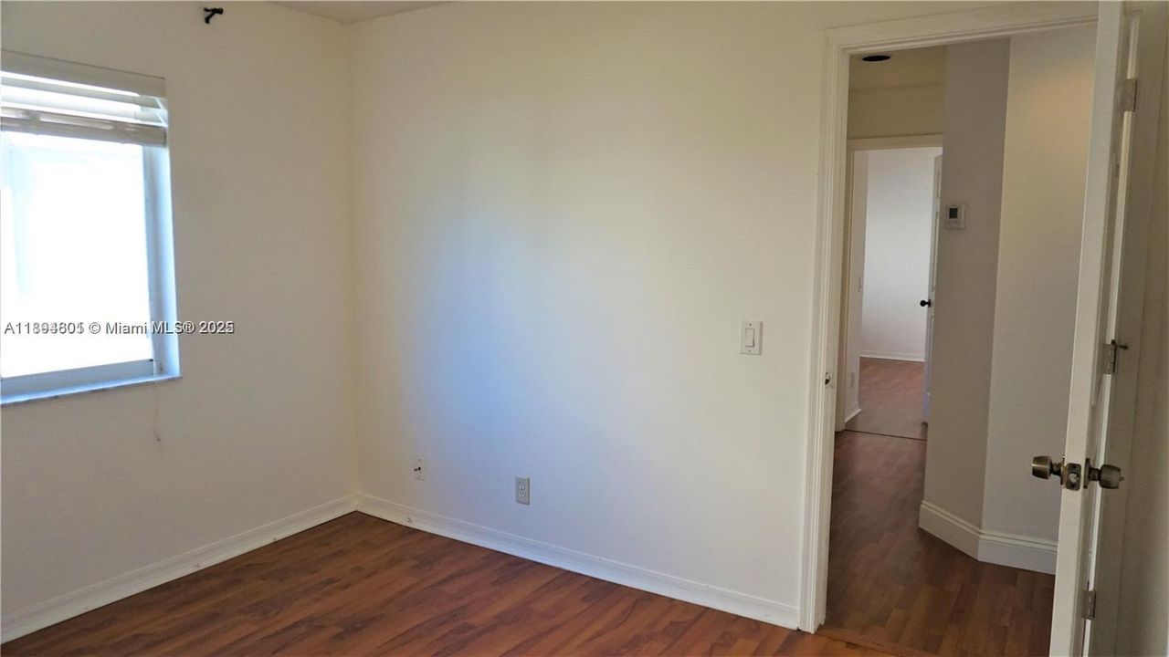 Activo con contrato: $3,700 (3 camas, 2 baños, 1522 Pies cuadrados)