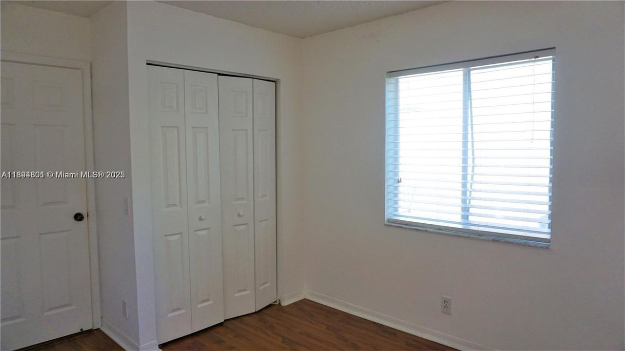 Activo con contrato: $3,700 (3 camas, 2 baños, 1522 Pies cuadrados)