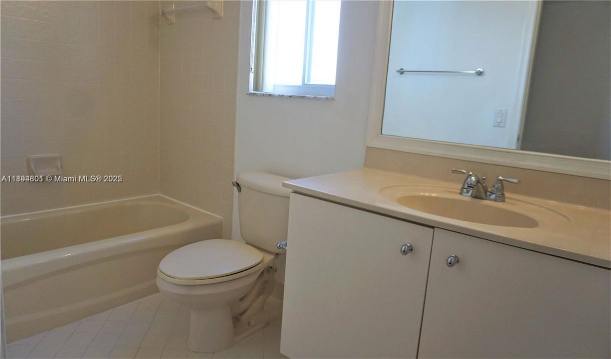 Activo con contrato: $3,700 (3 camas, 2 baños, 1522 Pies cuadrados)