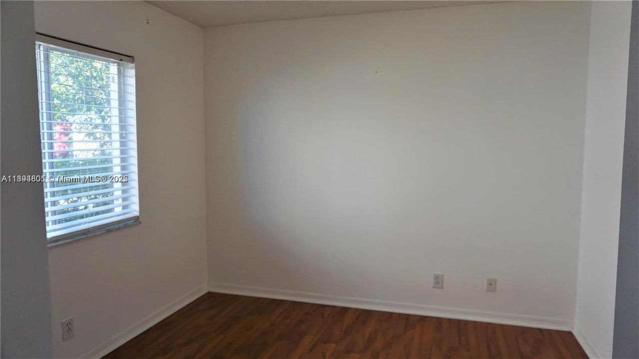 Activo con contrato: $3,700 (3 camas, 2 baños, 1522 Pies cuadrados)