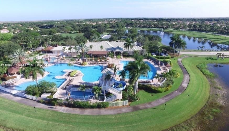 Activo con contrato: $3,700 (3 camas, 2 baños, 1522 Pies cuadrados)