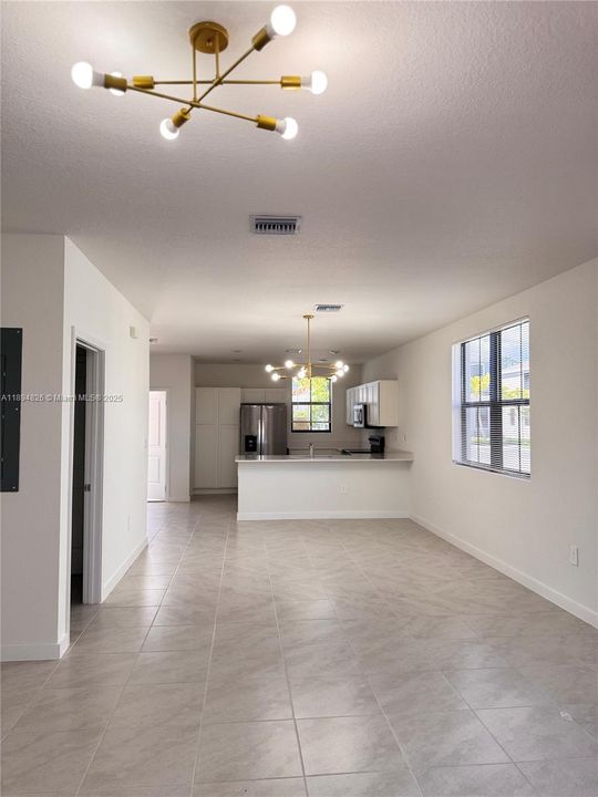 出租: $2,450 (3 贝兹, 2 浴室, 1755 平方英尺)