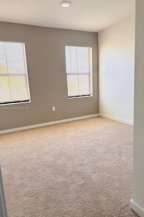 出租: $2,450 (3 贝兹, 2 浴室, 1755 平方英尺)