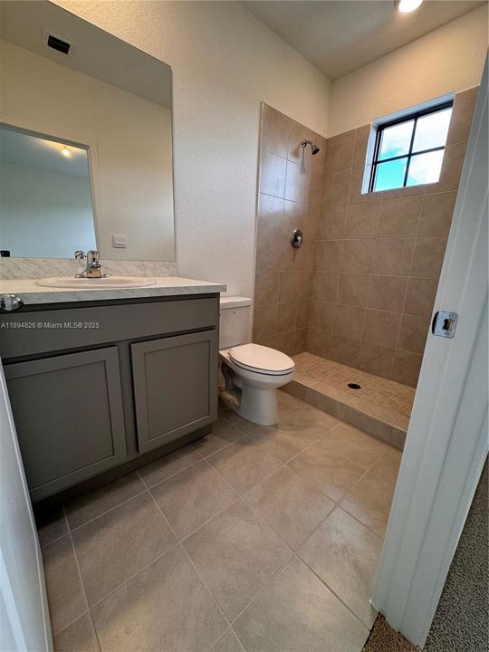 出租: $2,450 (3 贝兹, 2 浴室, 1755 平方英尺)