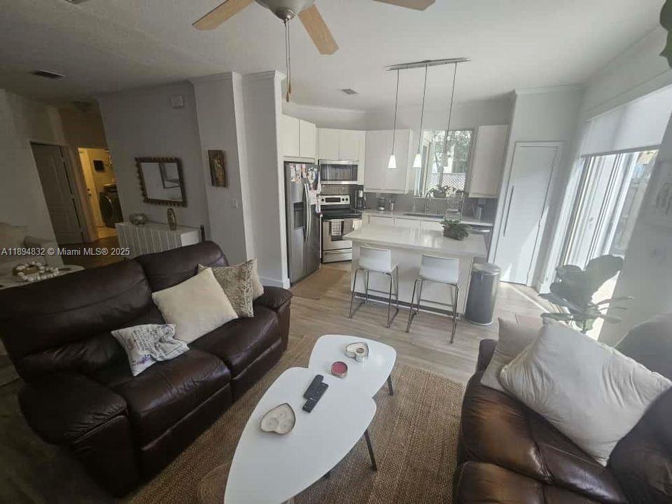 待售: $709,900 (3 贝兹, 3 浴室, 1863 平方英尺)