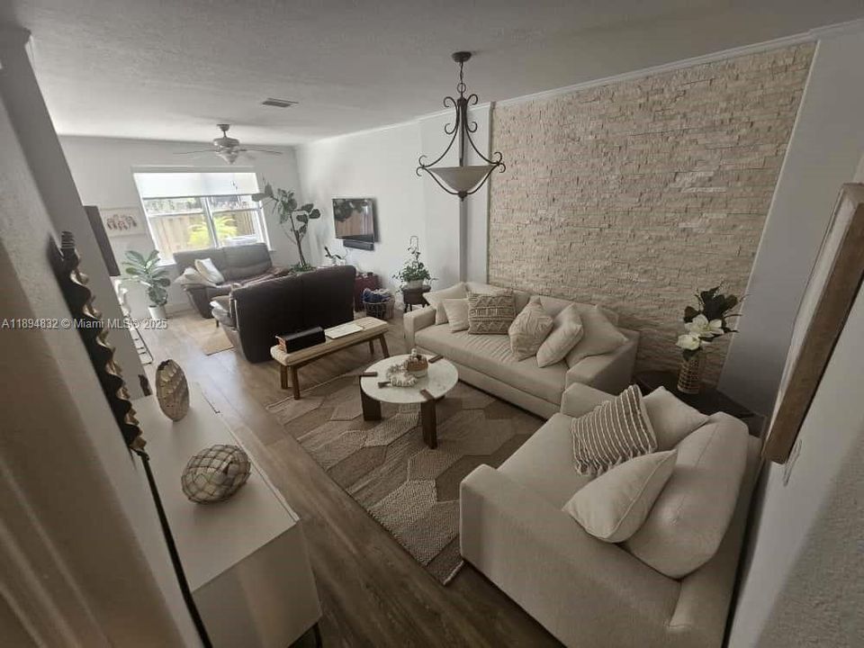 待售: $709,900 (3 贝兹, 3 浴室, 1863 平方英尺)