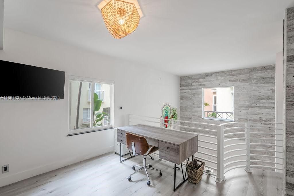 For Sale: $3,230,000 (3 beds, 3 baths, 2285 Square Feet)