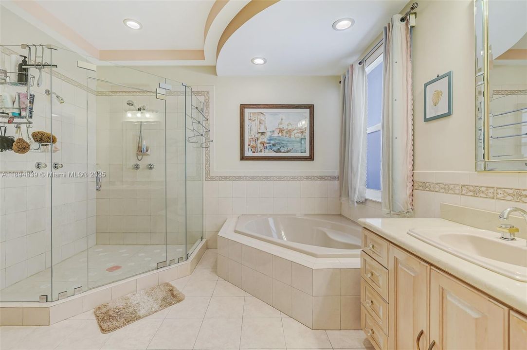 Active With Contract: $1,088,900 (4 beds, 3 baths, 2484 Square Feet)