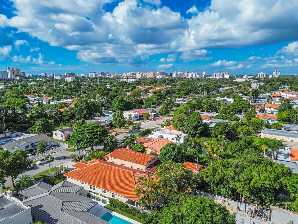 Active With Contract: $1,088,900 (4 beds, 3 baths, 2484 Square Feet)