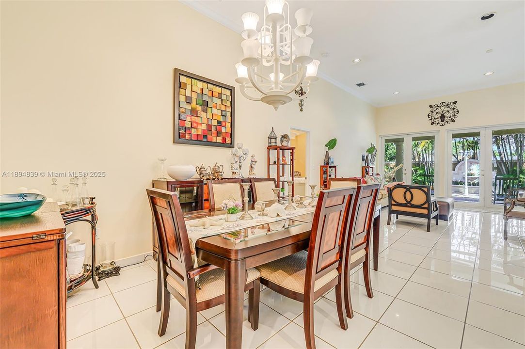 Active With Contract: $1,088,900 (4 beds, 3 baths, 2484 Square Feet)