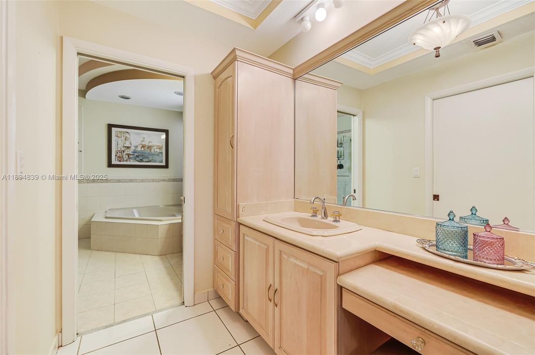 Active With Contract: $1,088,900 (4 beds, 3 baths, 2484 Square Feet)