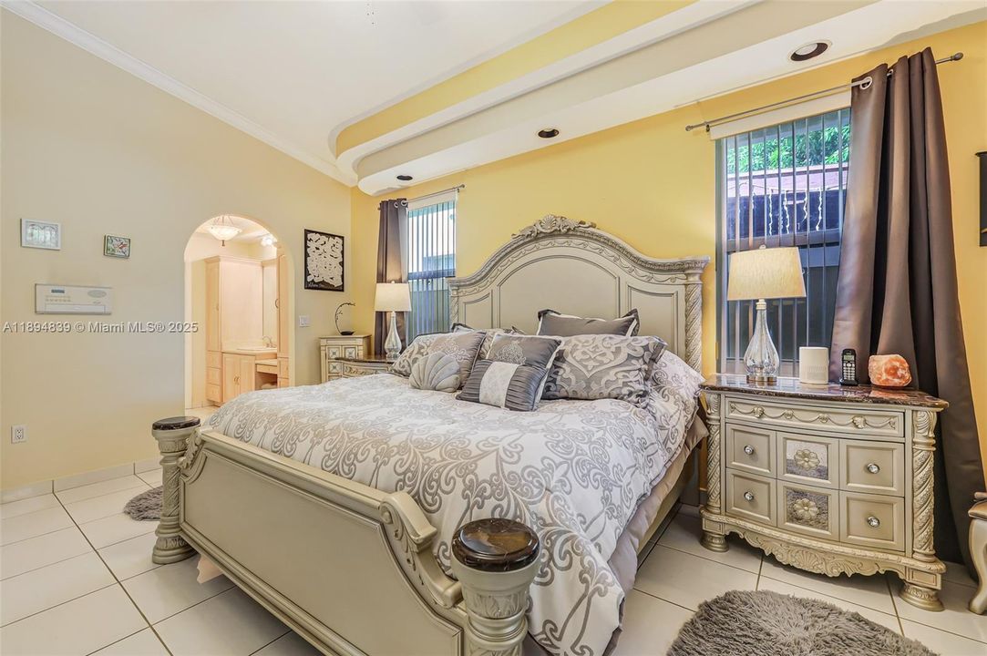 Active With Contract: $1,088,900 (4 beds, 3 baths, 2484 Square Feet)