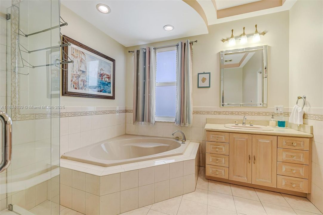 Active With Contract: $1,088,900 (4 beds, 3 baths, 2484 Square Feet)