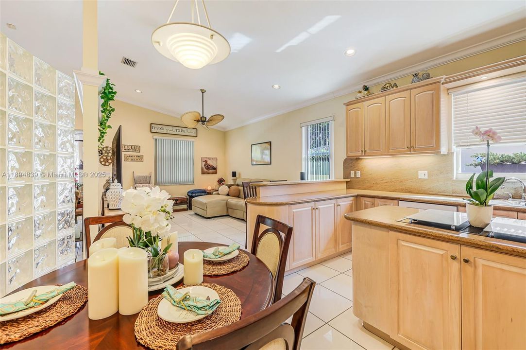 Active With Contract: $1,088,900 (4 beds, 3 baths, 2484 Square Feet)