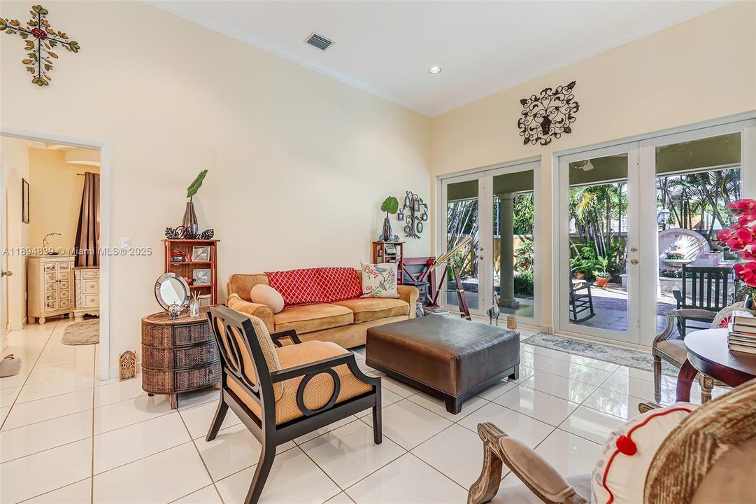 Active With Contract: $1,088,900 (4 beds, 3 baths, 2484 Square Feet)