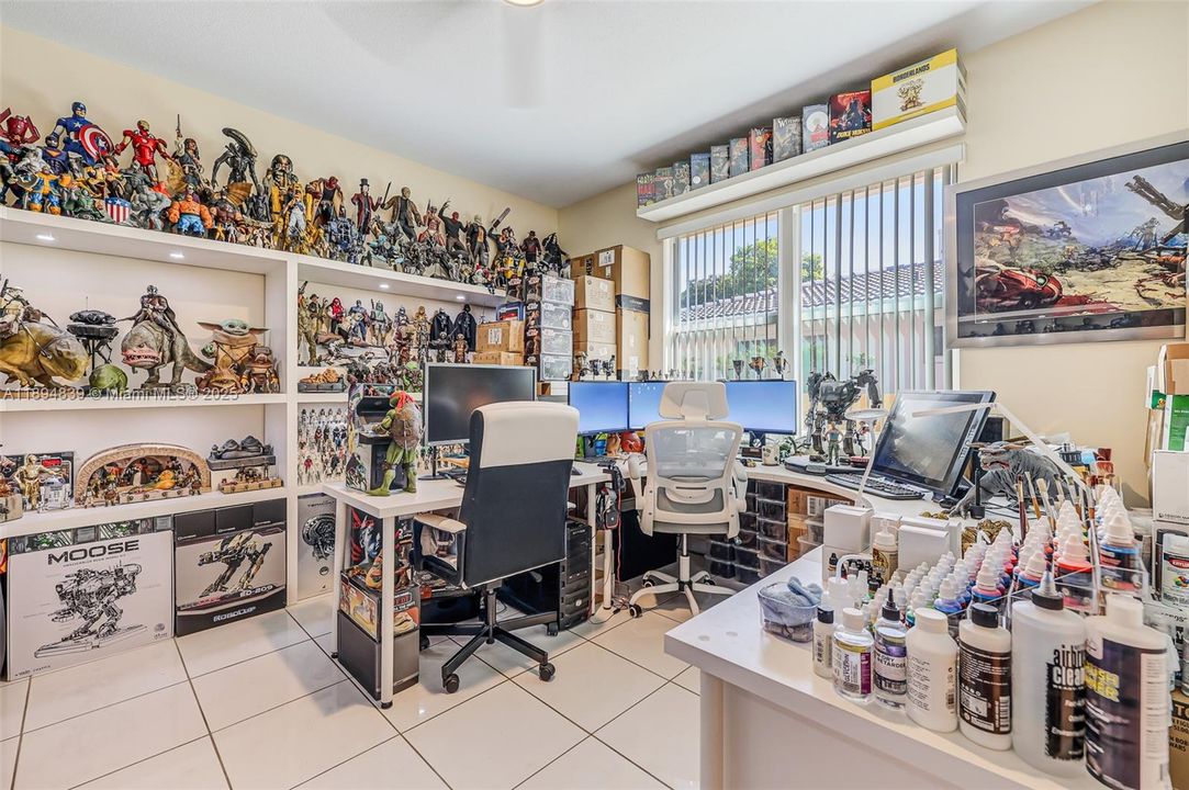 Active With Contract: $1,088,900 (4 beds, 3 baths, 2484 Square Feet)