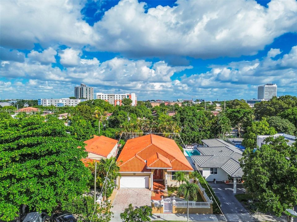 Active With Contract: $1,088,900 (4 beds, 3 baths, 2484 Square Feet)