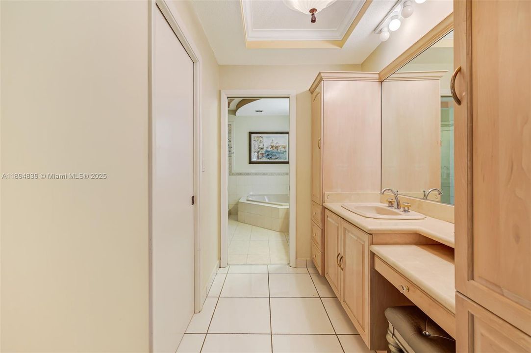 Active With Contract: $1,088,900 (4 beds, 3 baths, 2484 Square Feet)