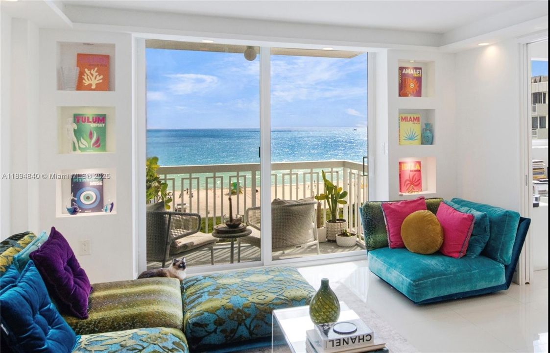 Active With Contract: $3,800 (1 beds, 1 baths, 654 Square Feet)