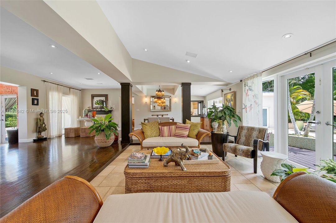 待售: $3,195,000 (4 贝兹, 3 浴室, 4328 平方英尺)