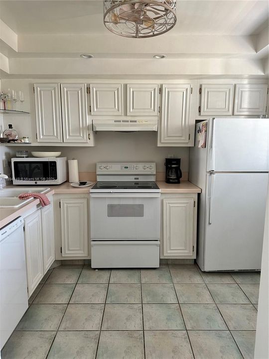 Activo con contrato: $3,650 (1 camas, 1 baños, 850 Pies cuadrados)