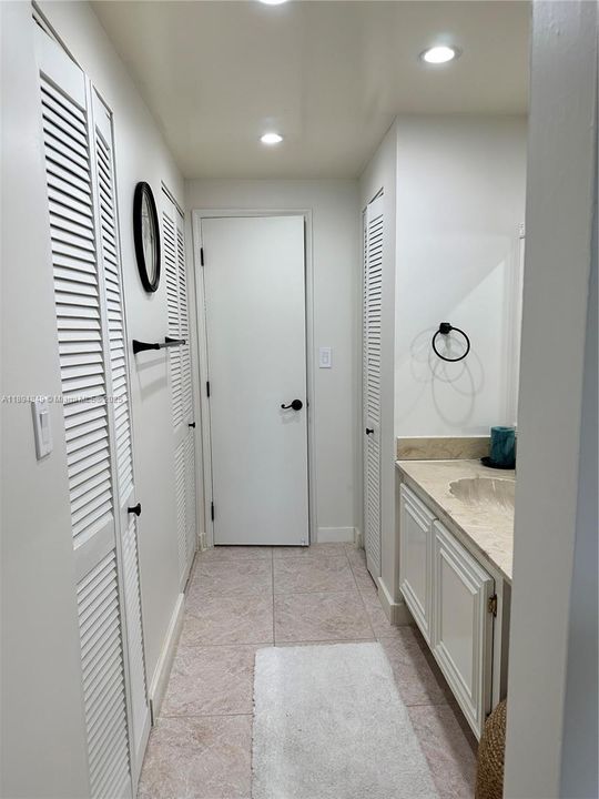 Activo con contrato: $3,650 (1 camas, 1 baños, 850 Pies cuadrados)