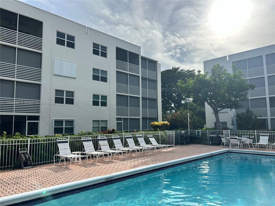 Activo con contrato: $3,650 (1 camas, 1 baños, 850 Pies cuadrados)