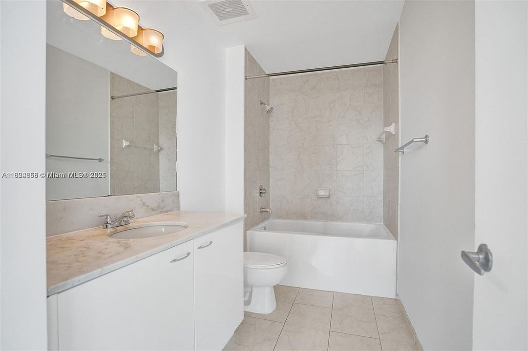 Recently Sold: $539,000 (2 beds, 2 baths, 1041 Square Feet)