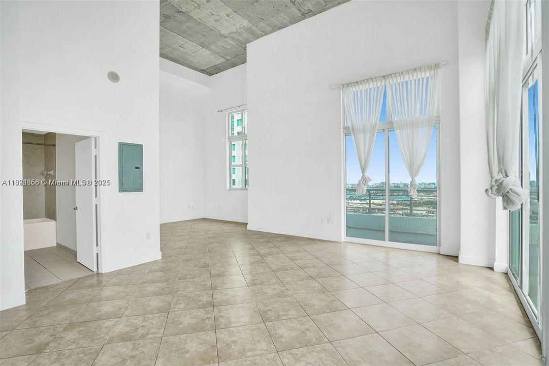 Recently Sold: $539,000 (2 beds, 2 baths, 1041 Square Feet)