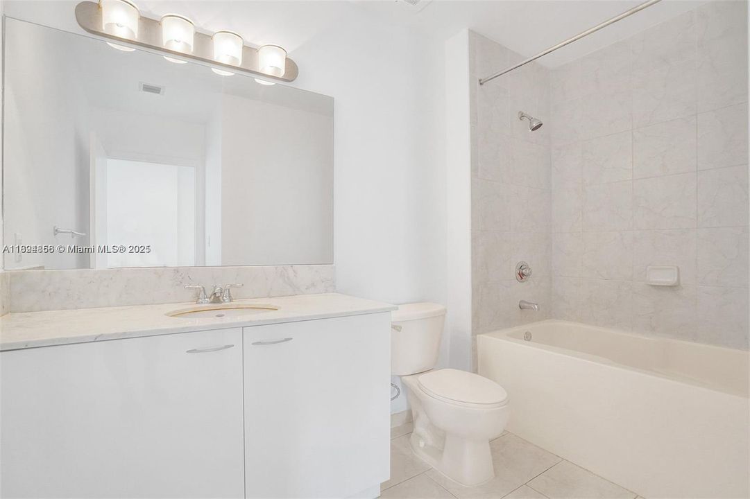 Recently Sold: $539,000 (2 beds, 2 baths, 1041 Square Feet)