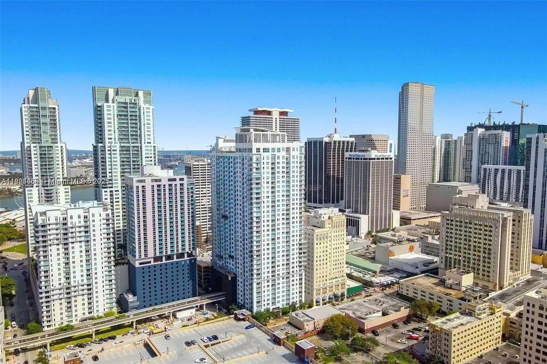 Recently Sold: $539,000 (2 beds, 2 baths, 1041 Square Feet)