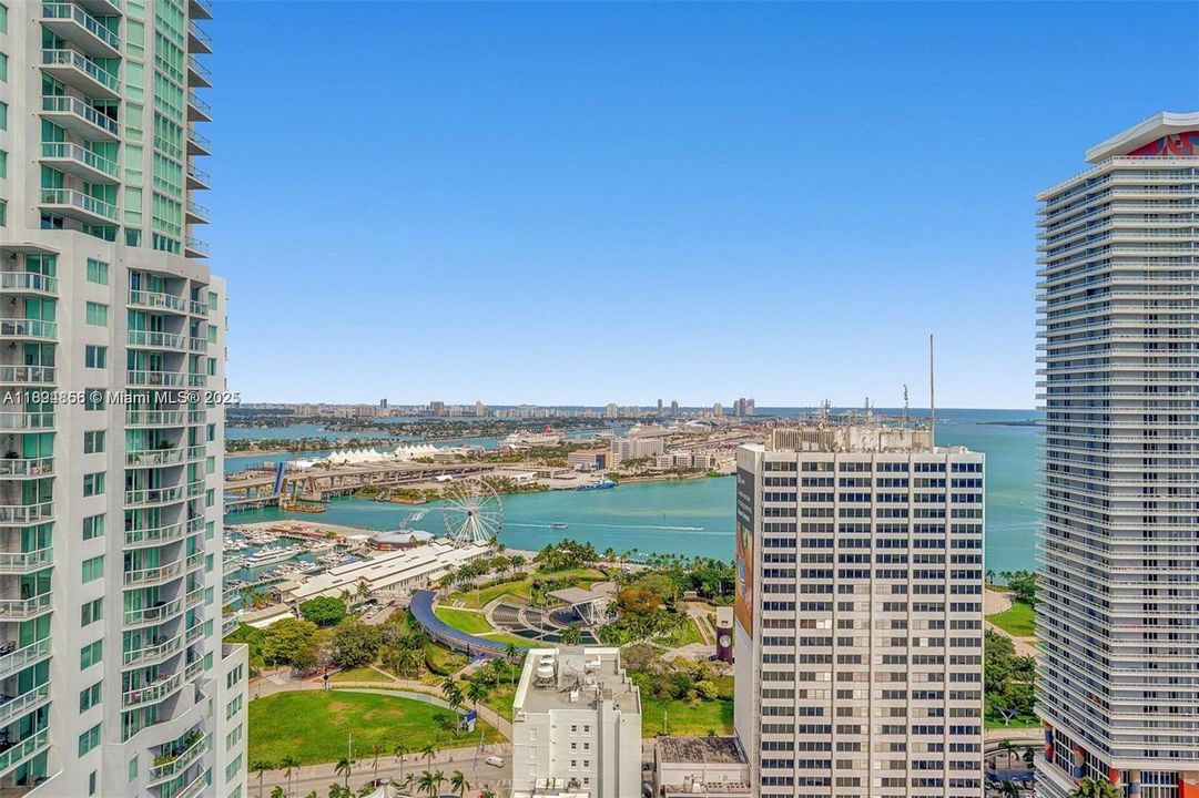 Recently Sold: $539,000 (2 beds, 2 baths, 1041 Square Feet)