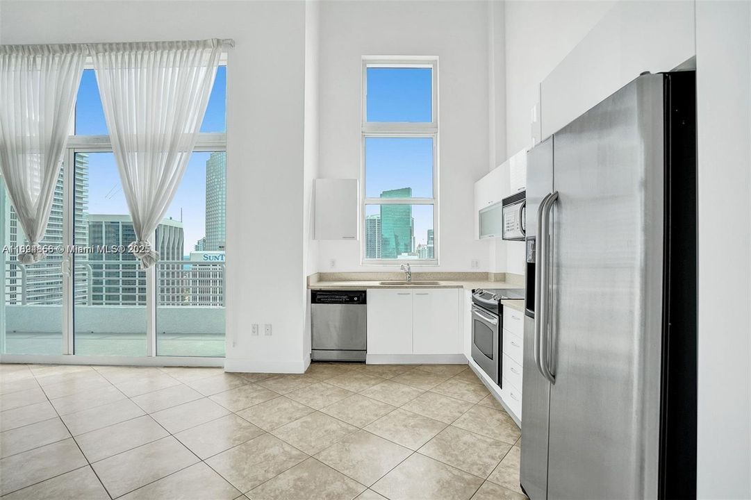 Recently Sold: $539,000 (2 beds, 2 baths, 1041 Square Feet)