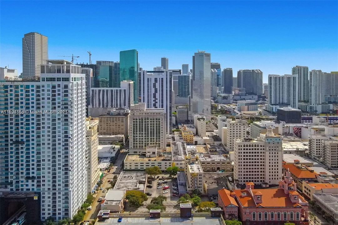 Recently Sold: $539,000 (2 beds, 2 baths, 1041 Square Feet)