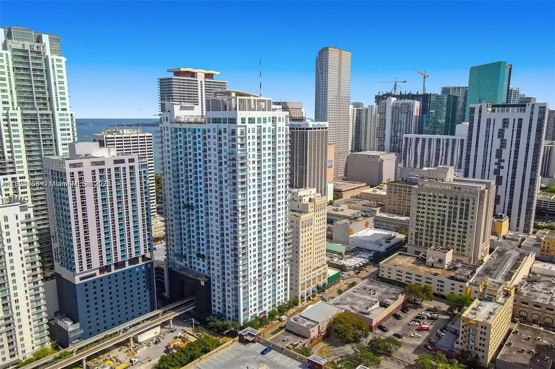 Recently Sold: $539,000 (2 beds, 2 baths, 1041 Square Feet)