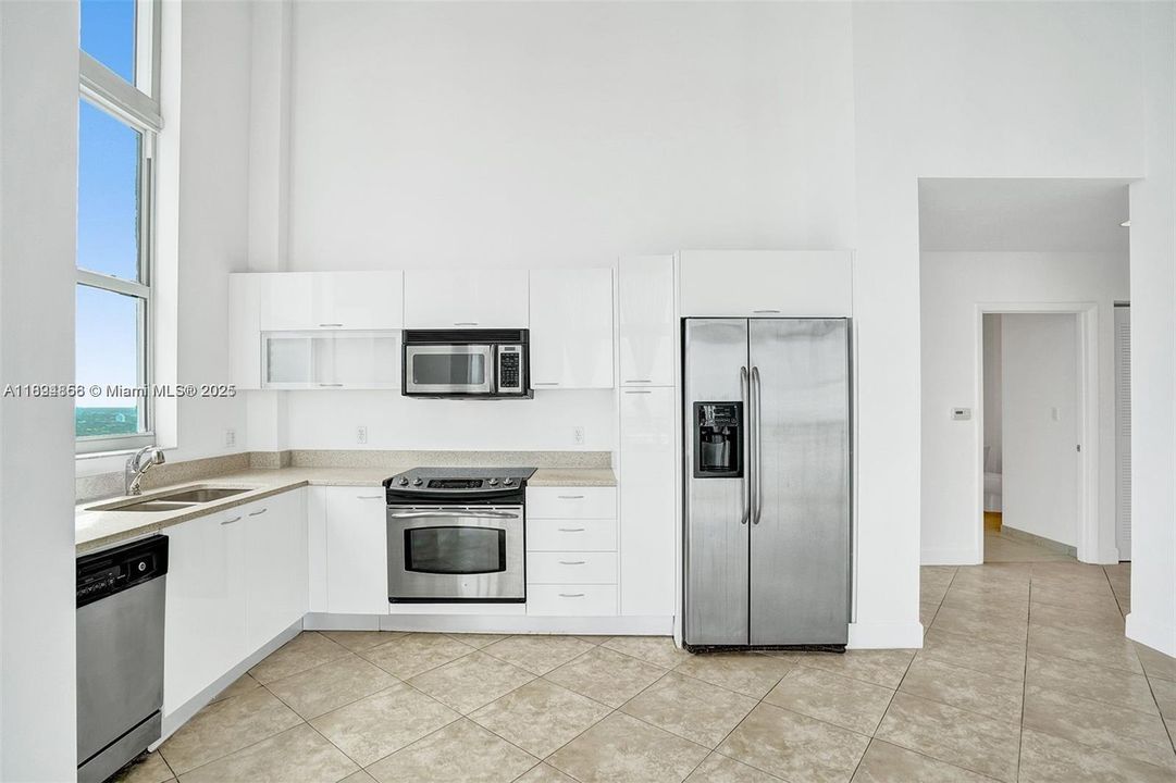 Recently Sold: $539,000 (2 beds, 2 baths, 1041 Square Feet)
