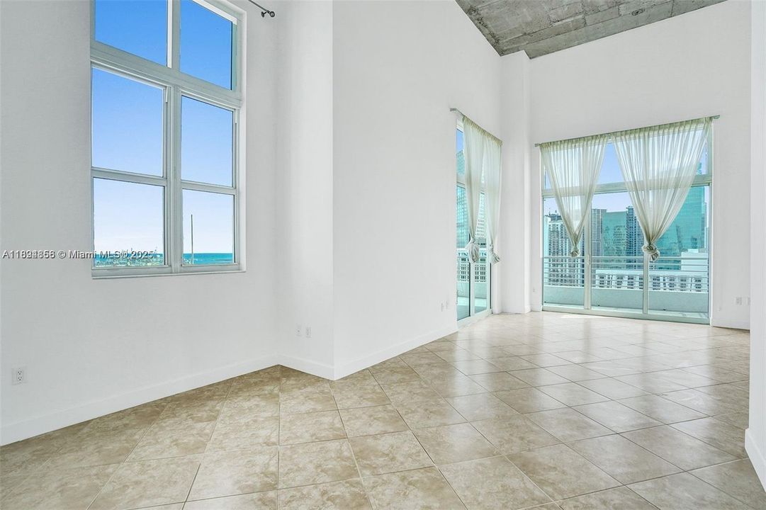 Recently Sold: $539,000 (2 beds, 2 baths, 1041 Square Feet)