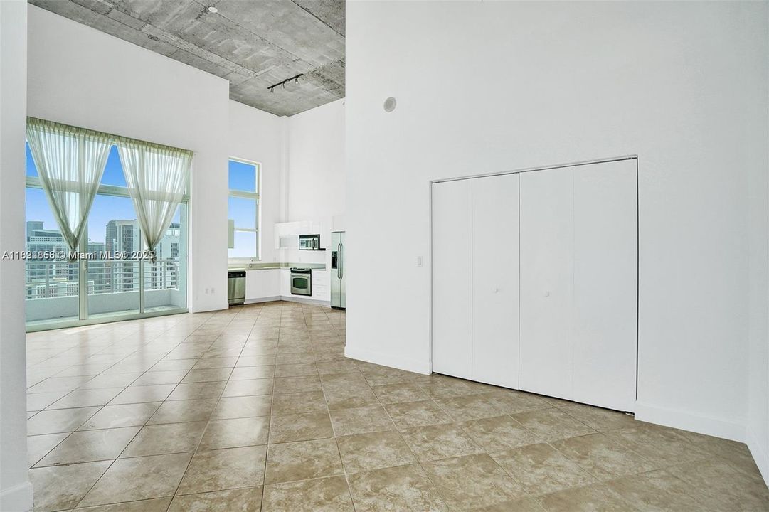 Recently Sold: $539,000 (2 beds, 2 baths, 1041 Square Feet)