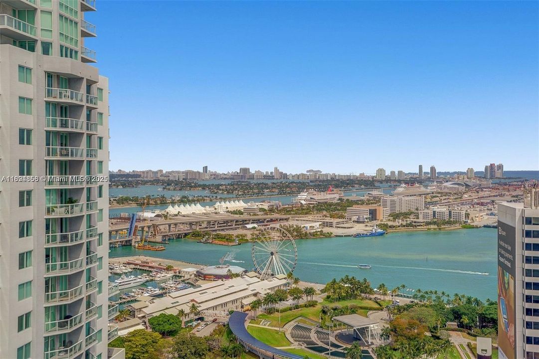 Recently Sold: $539,000 (2 beds, 2 baths, 1041 Square Feet)