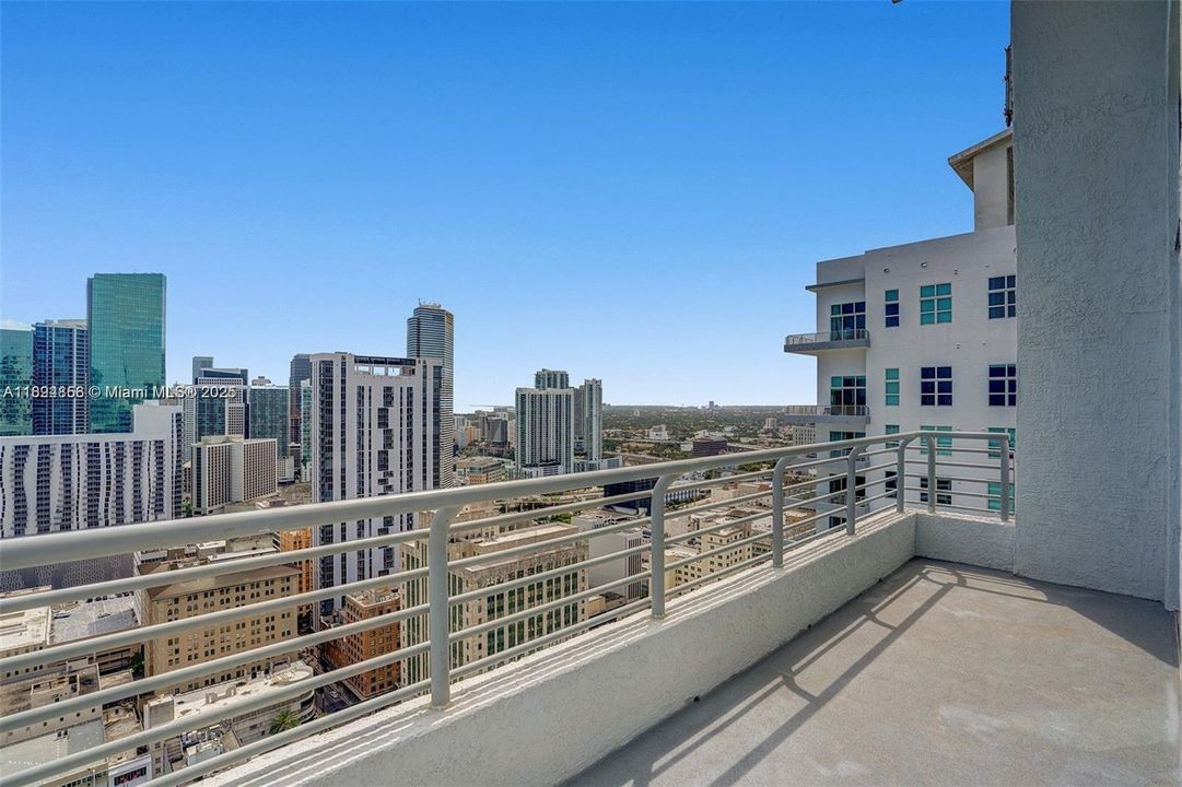 Recently Sold: $539,000 (2 beds, 2 baths, 1041 Square Feet)