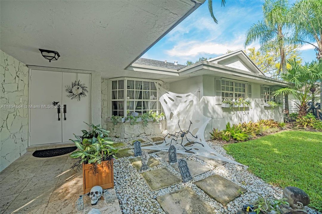 Active With Contract: $789,000 (4 beds, 2 baths, 2098 Square Feet)