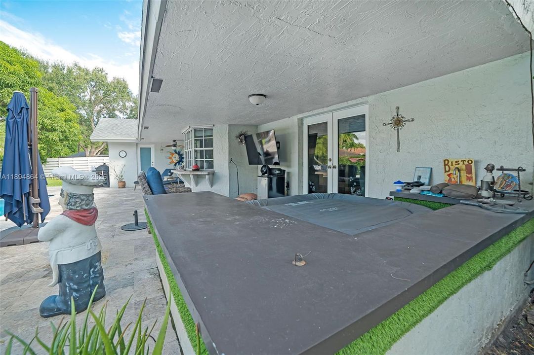 Active With Contract: $789,000 (4 beds, 2 baths, 2098 Square Feet)