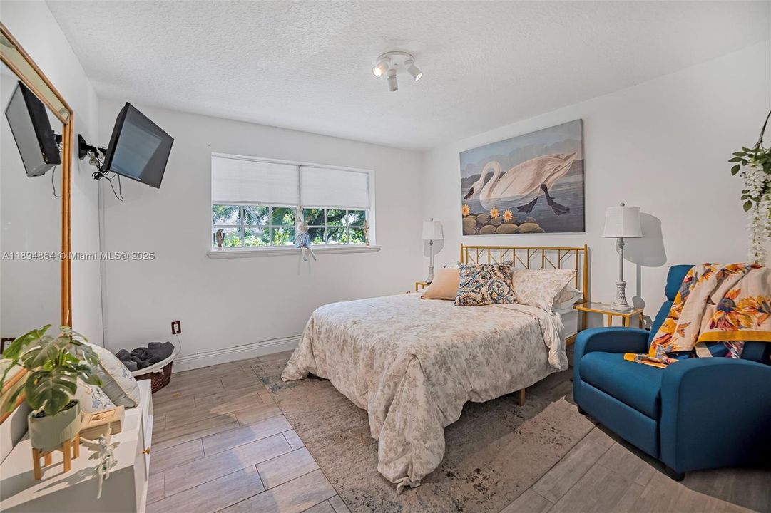 Active With Contract: $789,000 (4 beds, 2 baths, 2098 Square Feet)