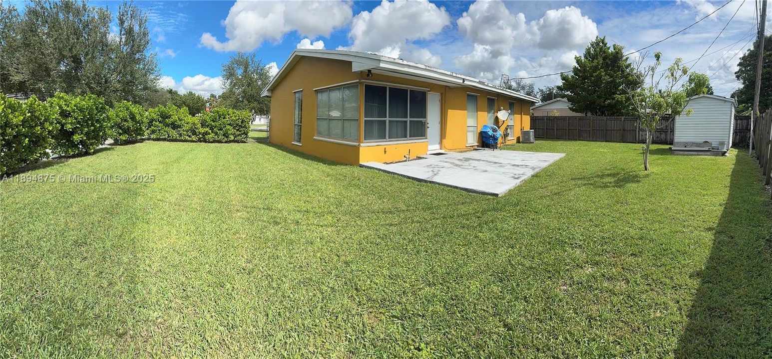 合同活跃: $499,900 (3 贝兹, 2 浴室, 1280 平方英尺)