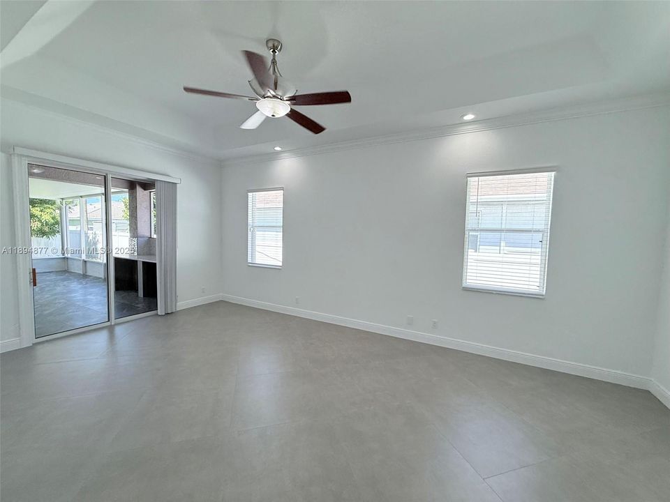 For Sale: $680,000 (6 beds, 3 baths, 2855 Square Feet)