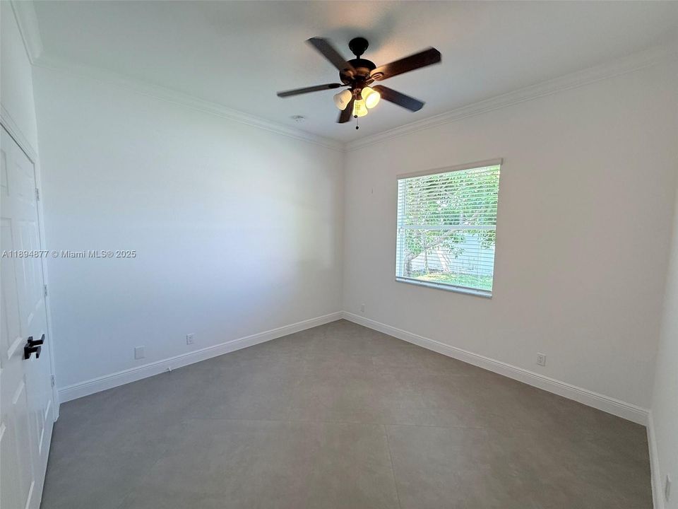 For Sale: $680,000 (6 beds, 3 baths, 2855 Square Feet)