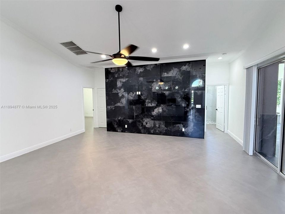 For Sale: $680,000 (6 beds, 3 baths, 2855 Square Feet)