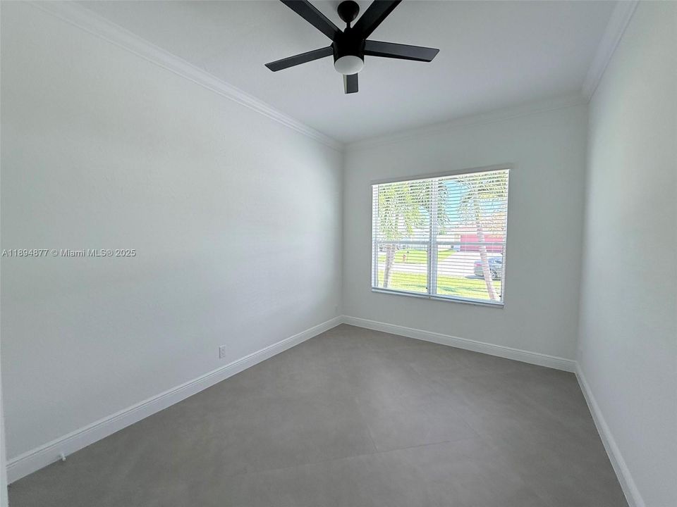 For Sale: $680,000 (6 beds, 3 baths, 2855 Square Feet)