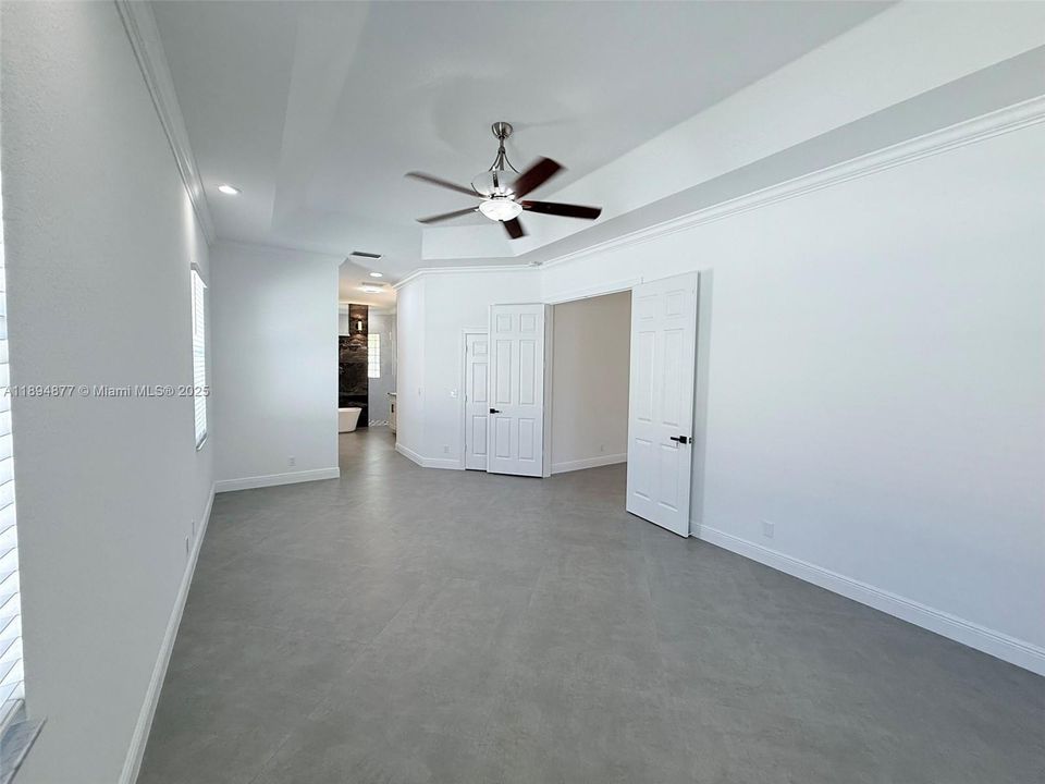 For Sale: $680,000 (6 beds, 3 baths, 2855 Square Feet)